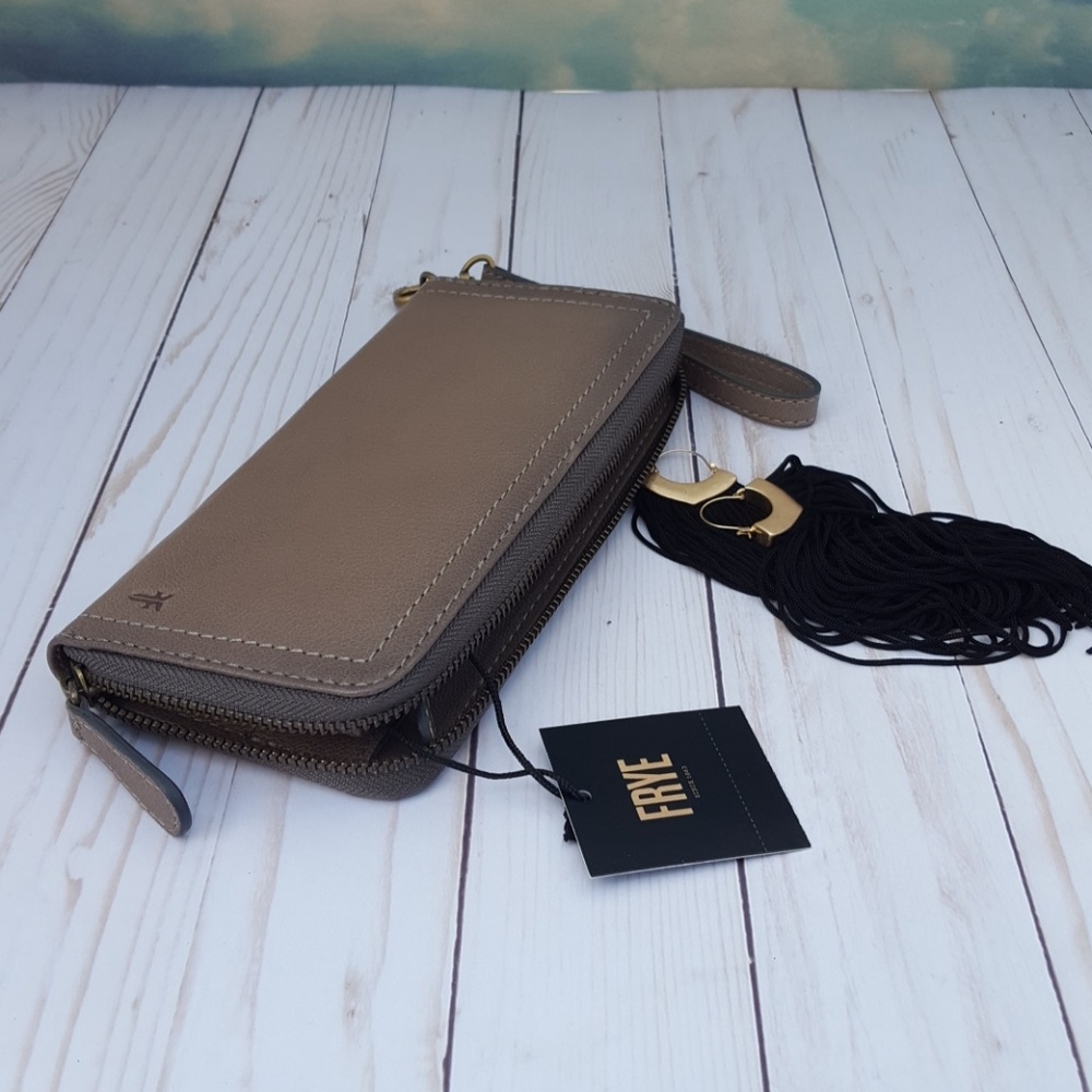FRYE Lily Zip Wristlet Wallet Charcoal - Picture 2 of 8